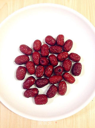 Essential for Girls to Nourish Blood---longan Red Date Tea recipe