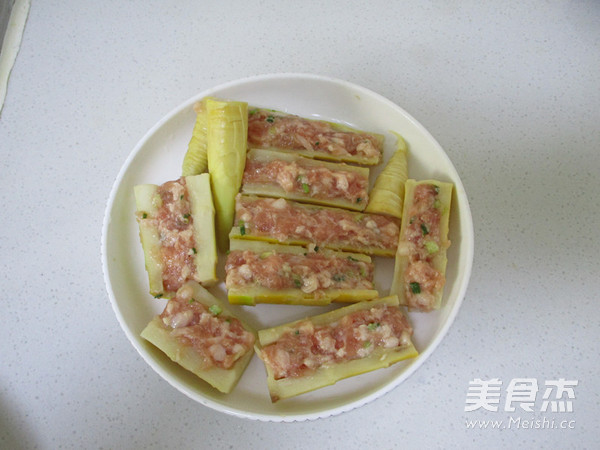 Bamboo Shoots Stuffed with Meat recipe