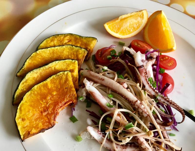 Grilled Chestnut Squash Squid Leg Salad recipe