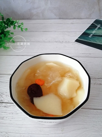 Peach, Tremella, Red Date Soup recipe