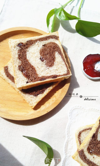 #四节 Baking Competition And是爱吃节# Whole Wheat Cocoa Two-color Toast recipe