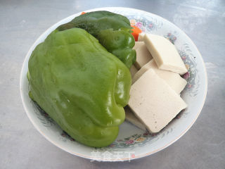 Thousand Pages Tofu Fried Green Pepper recipe