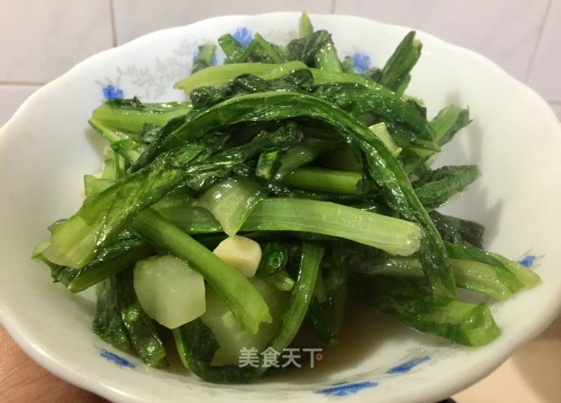 Winter Green Garlic Oil Lettuce recipe