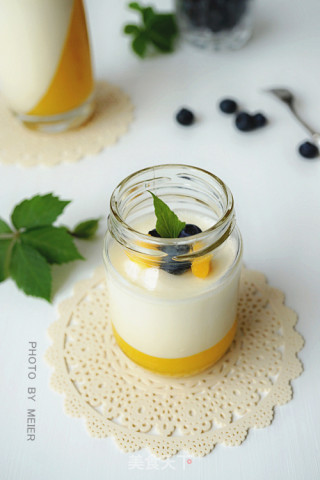 #四session Baking Contest and It's Love to Eat Festival# Mango Two-color Mousse Cup recipe