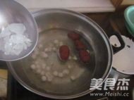 White Fungus and Lotus Seed Soup recipe