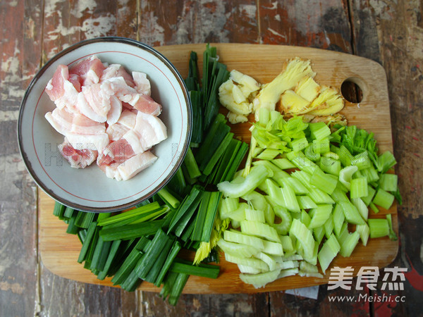 Pork Belly with Mushrooms and Celery recipe