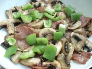 Stir-fried Mushrooms with Bacon recipe