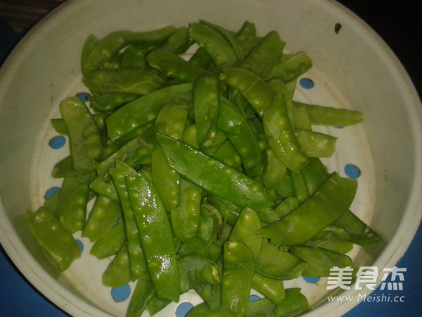 Stir-fried Snow Peas recipe