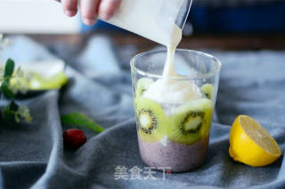 Kiwi Smoothie that is So Cute that I Want to Eat It in One Bite recipe