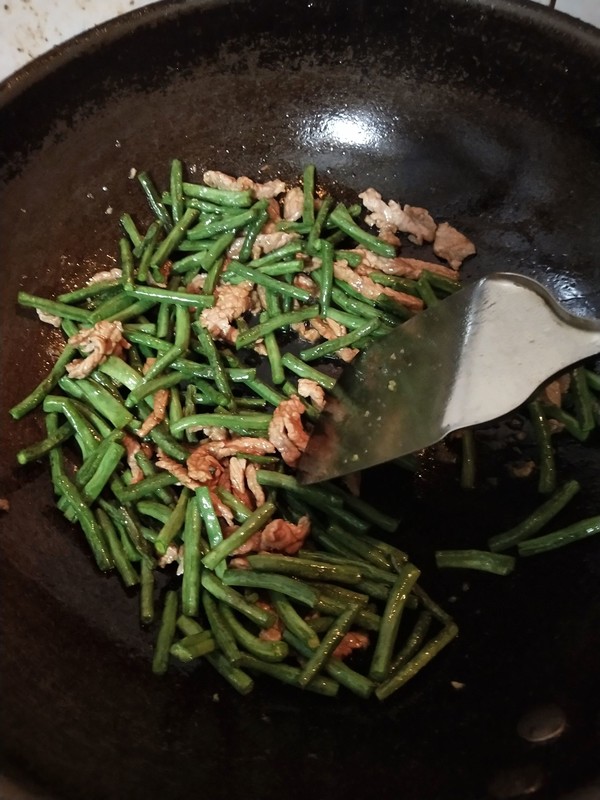 Stir-fried Pork with Cowpeas recipe