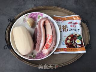 Steamed Pork with Lotus Root Noodles recipe