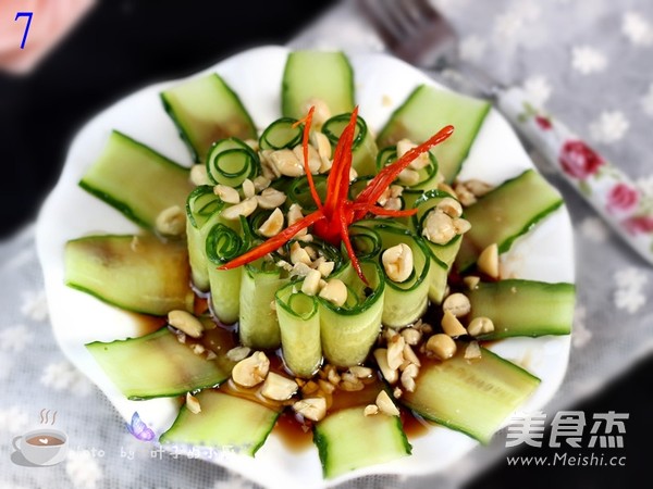 Cucumber Rolls with Salad Sauce recipe