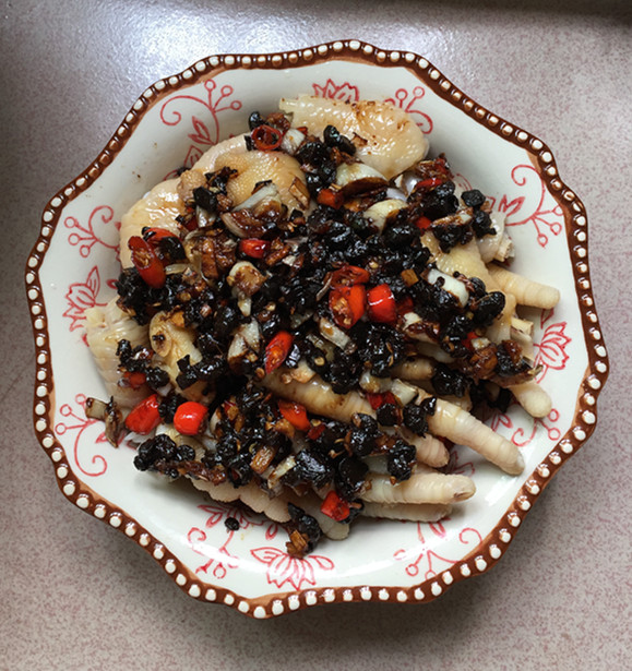 Steamed Chicken Feet with Tempeh recipe