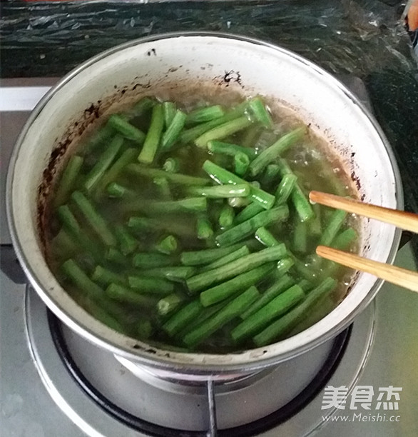 Dry Stir-fried Cowpeas recipe