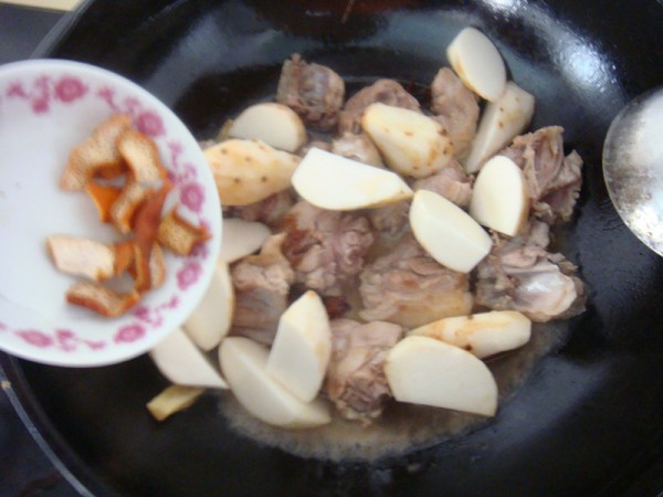 Roasted Duck Meat with Taro recipe