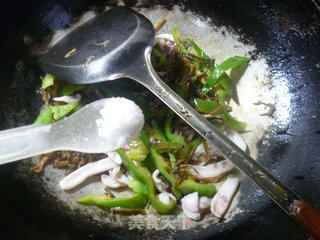 Fried Squid with Dried Plums, Green Peppers recipe