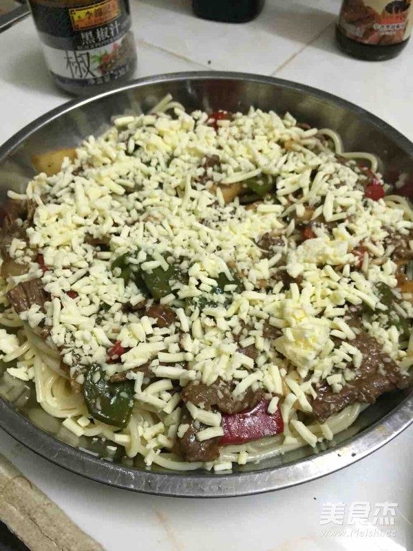 Baked Pasta with Beef Tenderloin with Black Pepper recipe