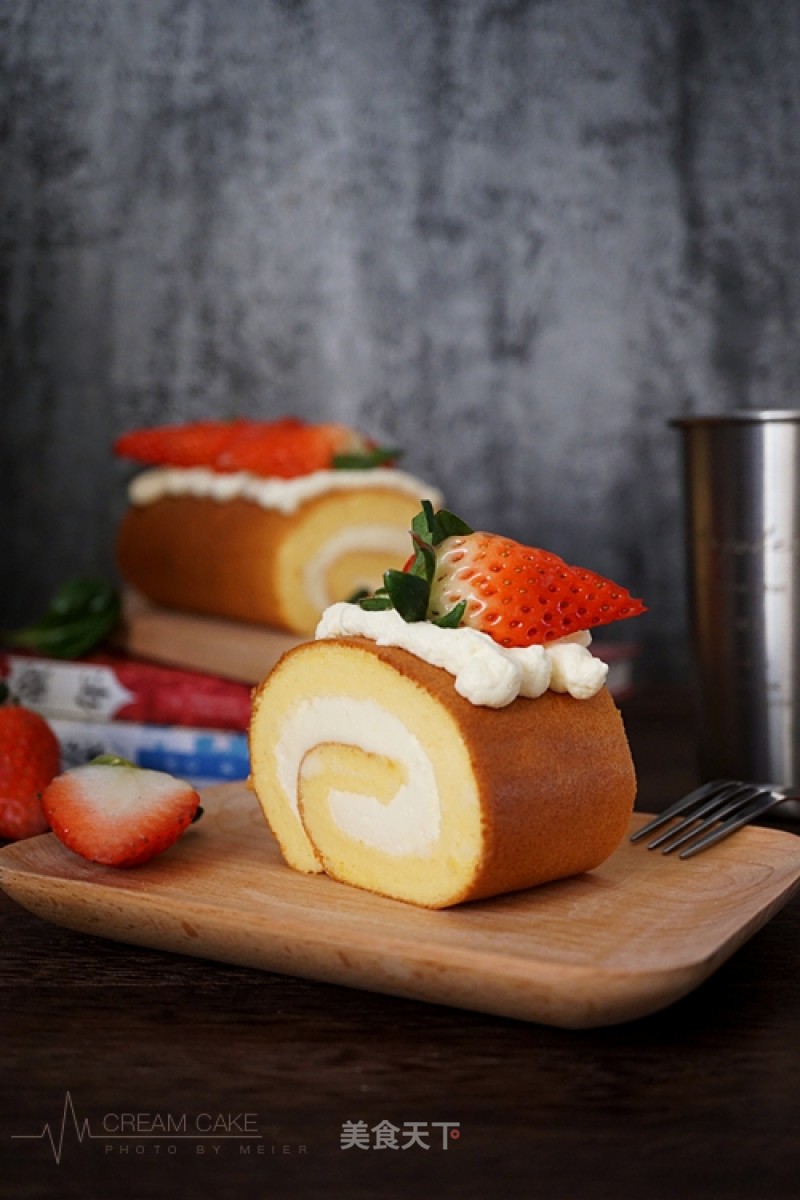 Strawberry Cream Cake Roll recipe