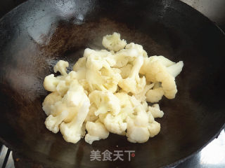 Stir-fried Cauliflower with Ham recipe