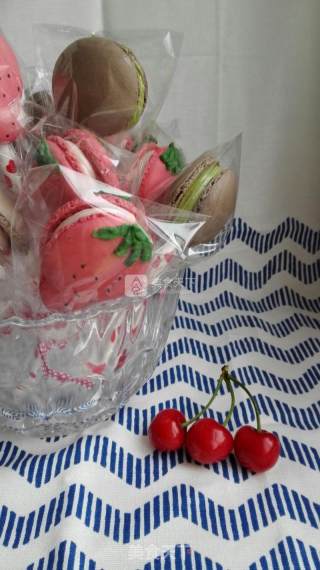 #aca烤明星大赛#strawberry Macaron Lollipop recipe