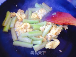 Scrambled Eggs with Loofah recipe