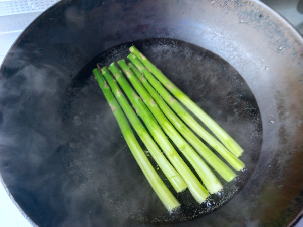 Asparagus Mixed with Lilies recipe