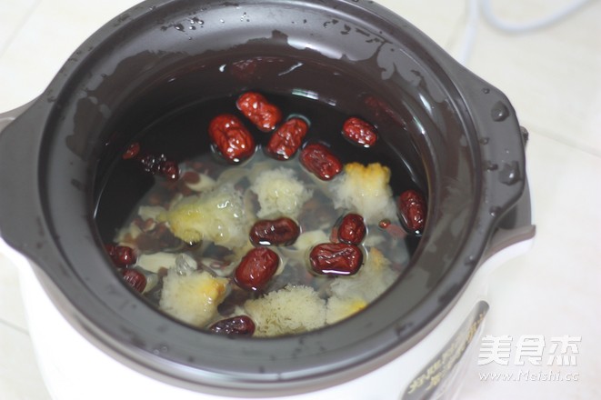 Supor Lily and Blood Sweet Soup recipe