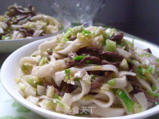 Stir-fried Kway Teow with Shredded Beef and Cabbage recipe