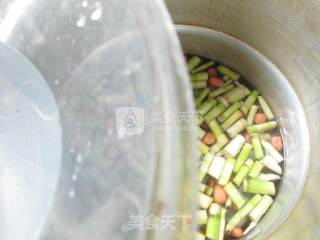 Stir-fried Peanuts with Wild Bamboo Shoots recipe