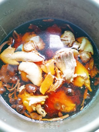 Tea Tree Mushroom Hen Soup recipe