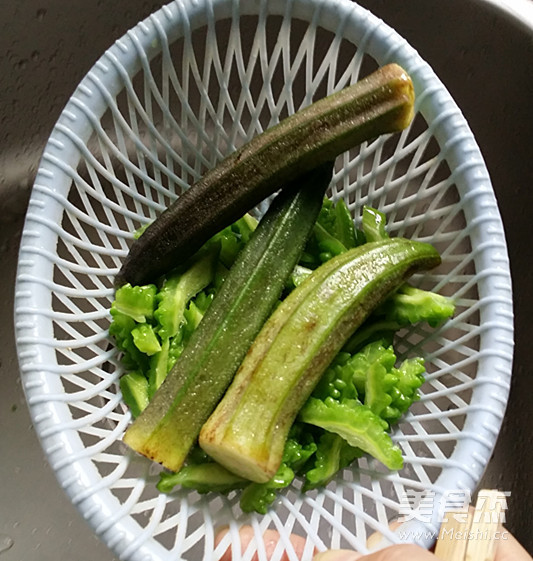 Bitter Gourd and Egg Fried Red Okra recipe