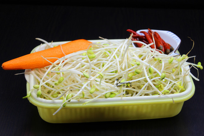 Kimchi Stir-fried Bean Sprouts recipe