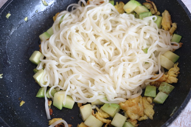 Fried Noodles with Sour Sauce recipe