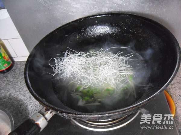 Vermicelli, Spinach and Pig Liver Soup recipe