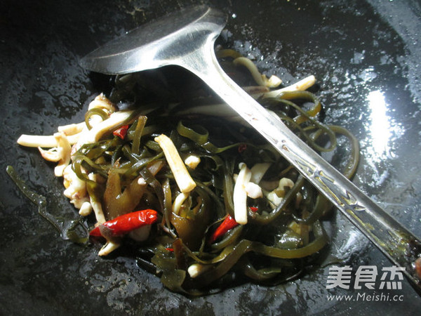 Fried Squid with Kelp recipe