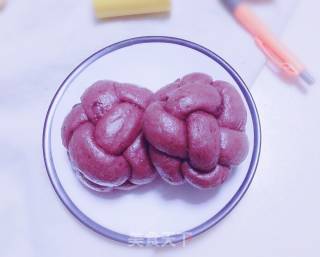 Purple Sweet Potato Hydrangea Bun recipe