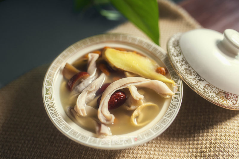 [mother Komori Pregnancy Medicinal Diet] Erdu Nourishing Yin and Helping Pregnancy Soup recipe