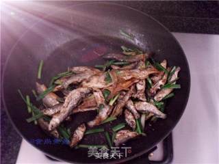 Baked Dried Fish with Scallions recipe