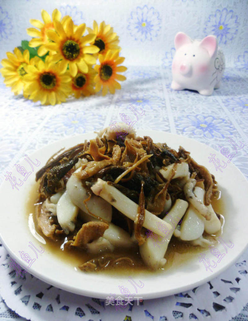 Fried Squid with Bamboo Shoots and Dried Vegetables recipe