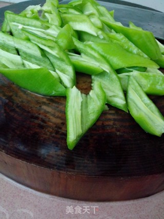 Stir-fried Crispy Pork Skin with Chili and Green Onion recipe