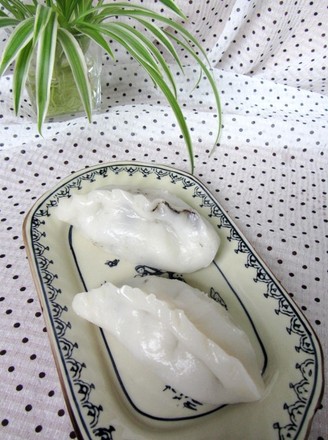 Rice Noodle Dumplings with Sesame Sauce recipe