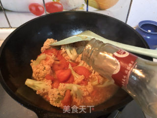 Stir-fried Cauliflower with Tomatoes recipe