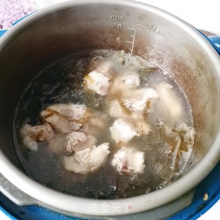 Seaweed Pork Ribs Soup recipe