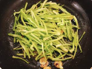 Stir-fried Shredded Pork with Green Pepper recipe