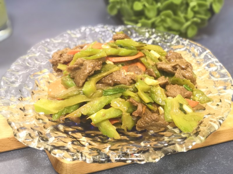 Stir-fried Beef with Bitter Gourd recipe