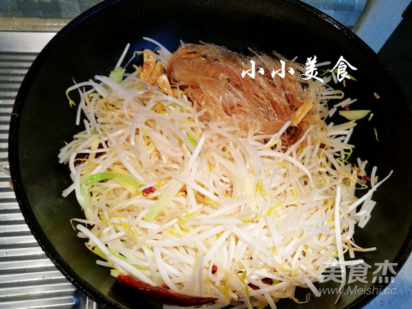 Stupid Bean Sprouts Fried Noodles: Northeast Home Cooking, Delicious and Refreshing, Super recipe