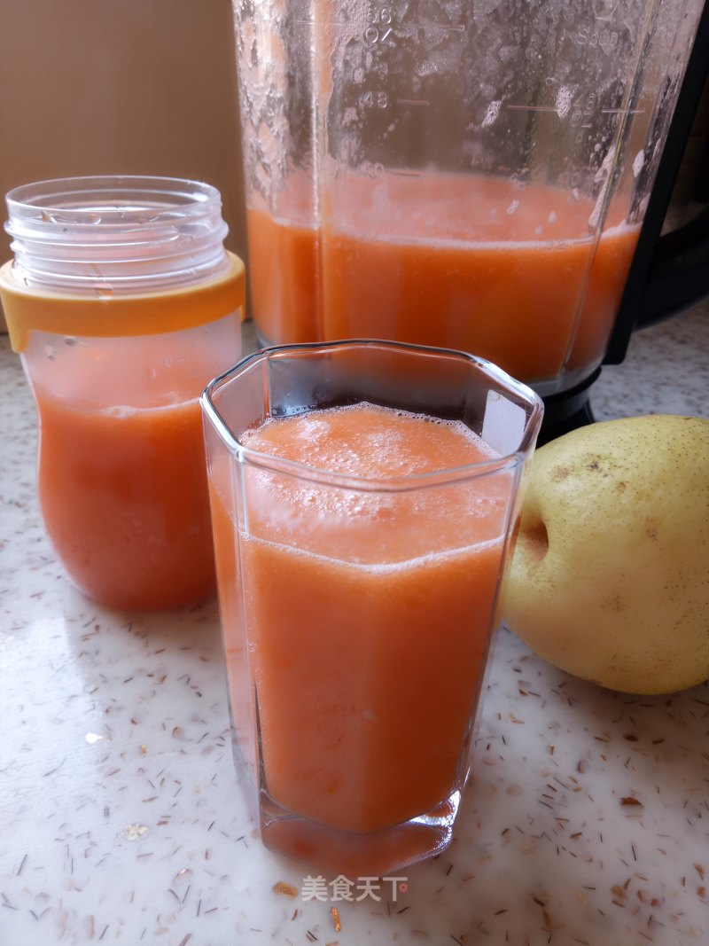 Autumn Pear and Carrot Juice