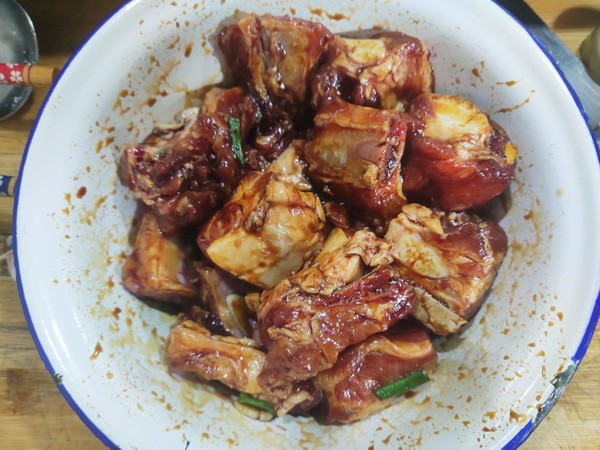 Steamed Pork Ribs with Garlic Potatoes recipe