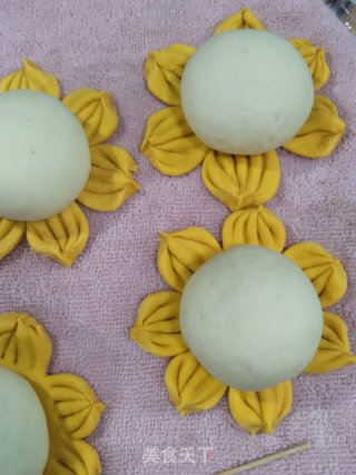 Sunflower Bean Paste Buns recipe