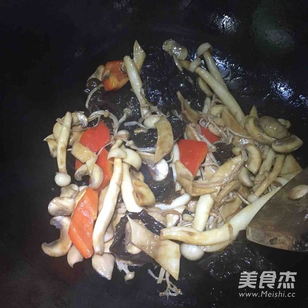 Fried Five-color Fungus recipe